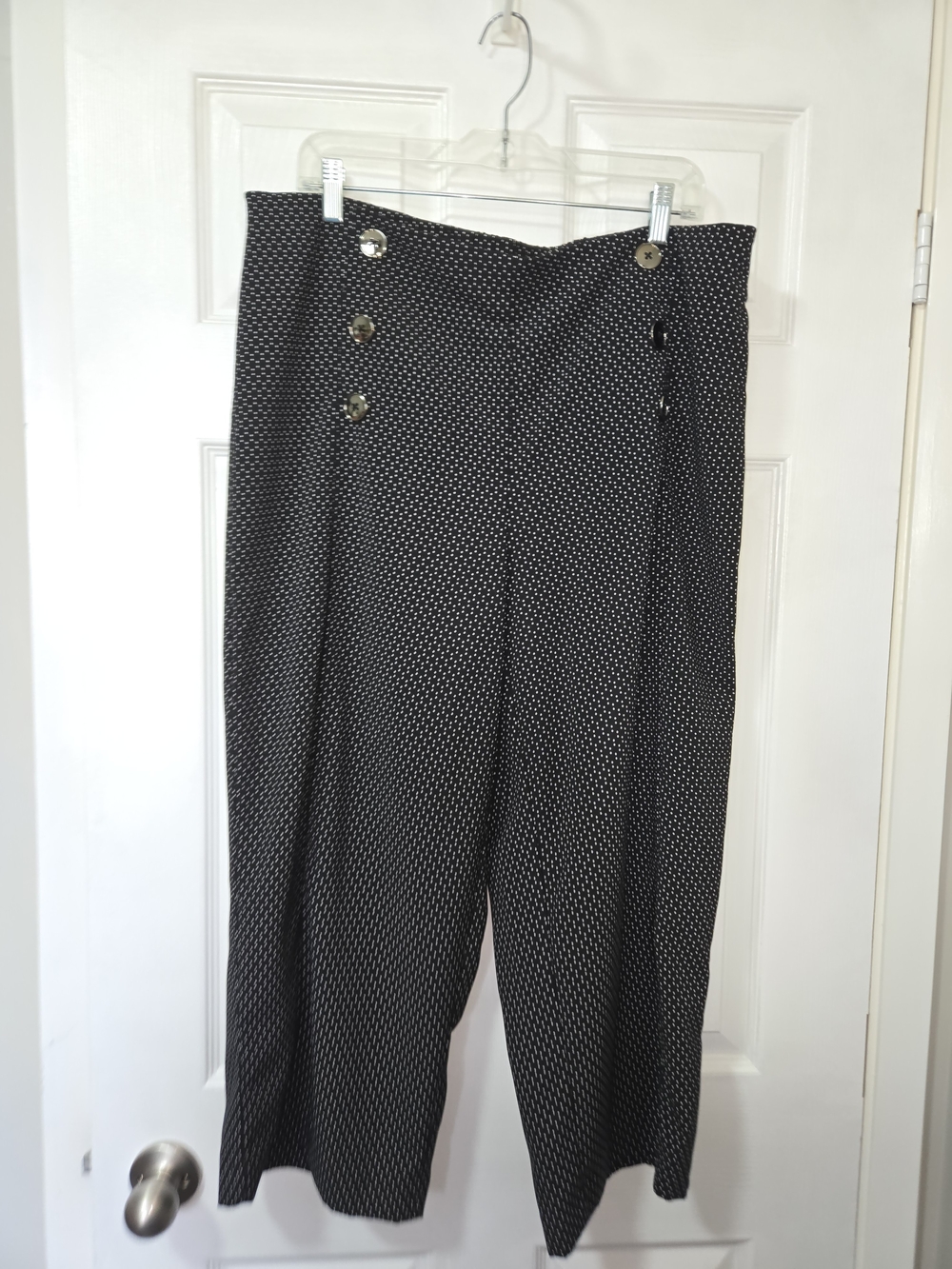 Jules & Leopold Black with White Microdot Cropped Wide-Leg Pants